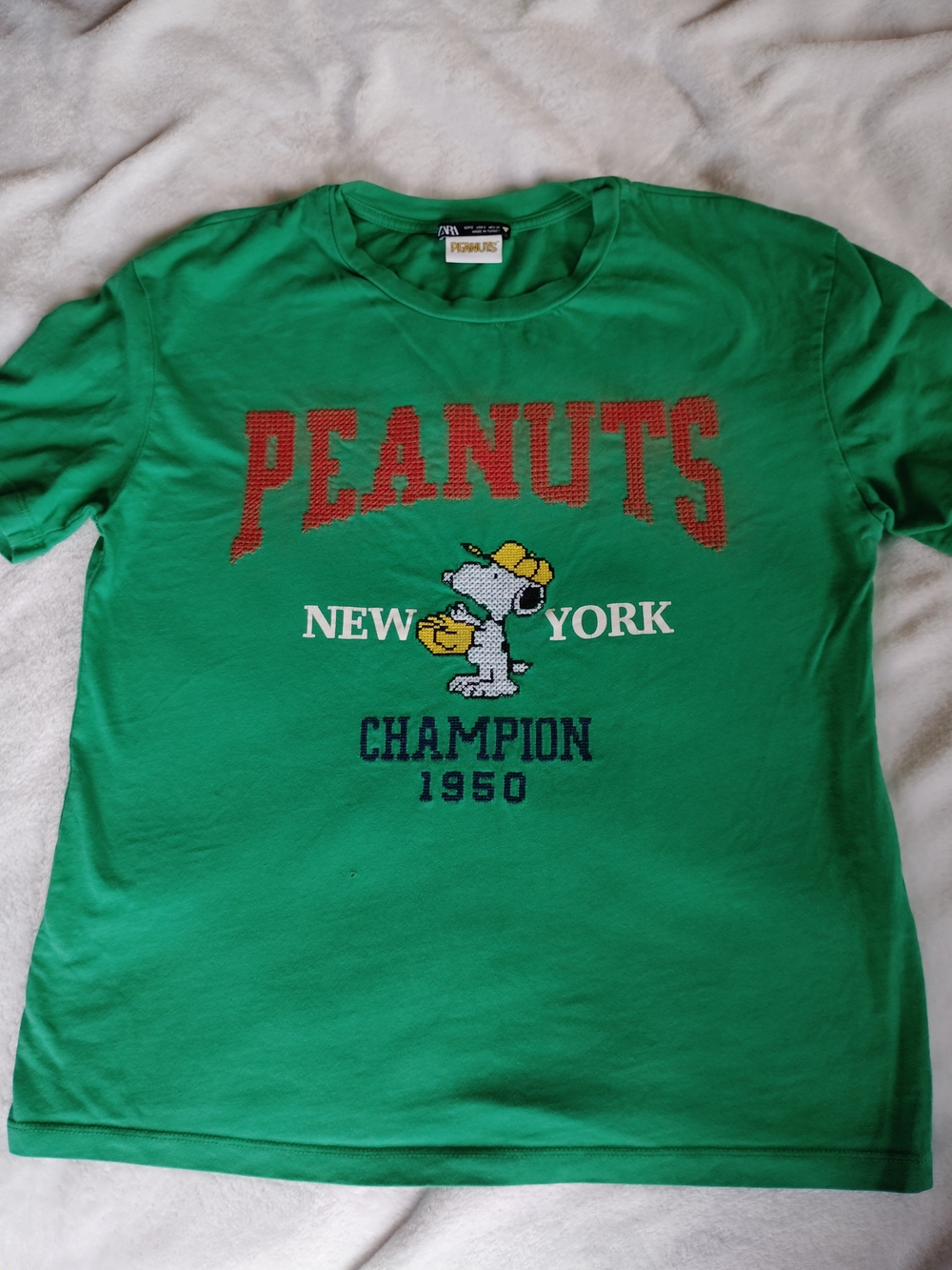 Zara Peanuts Snoopy Men’s New York 1950 Champion Tee Shirt. Size A.  Green